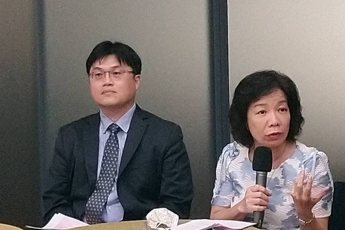 技職司司長楊玉惠(右)回應北科大議題