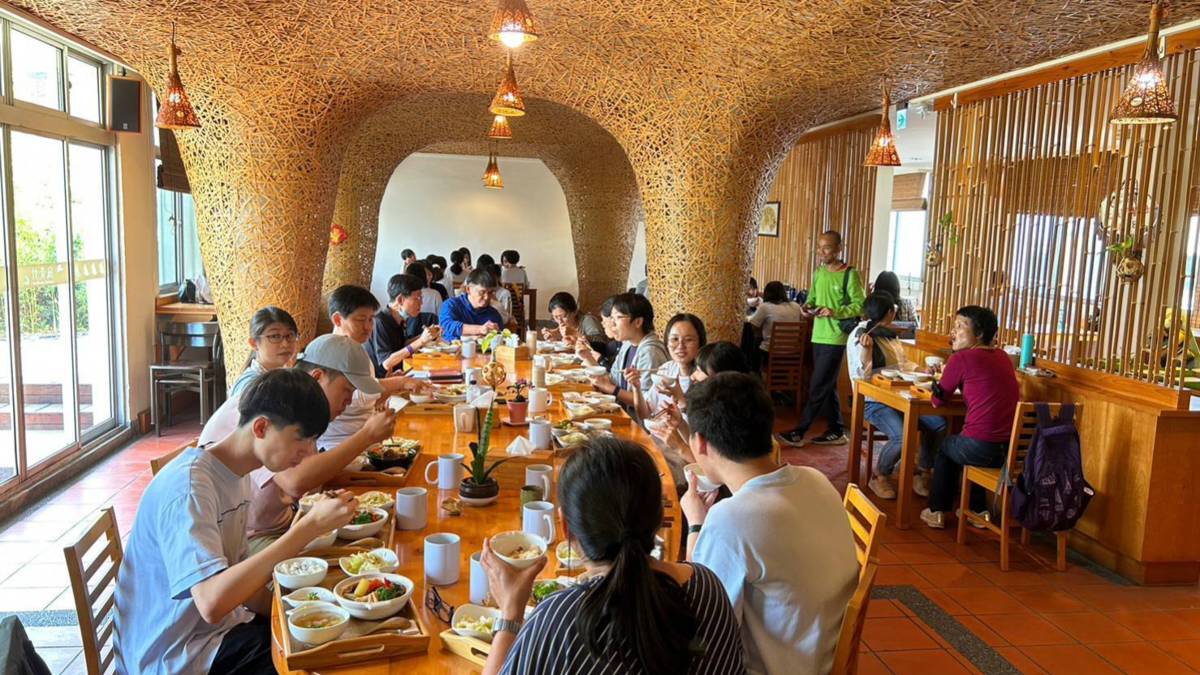 何培鈞率領團隊相台西客運二樓重新改造成為新景點(圖片來源：何培鈞提供)