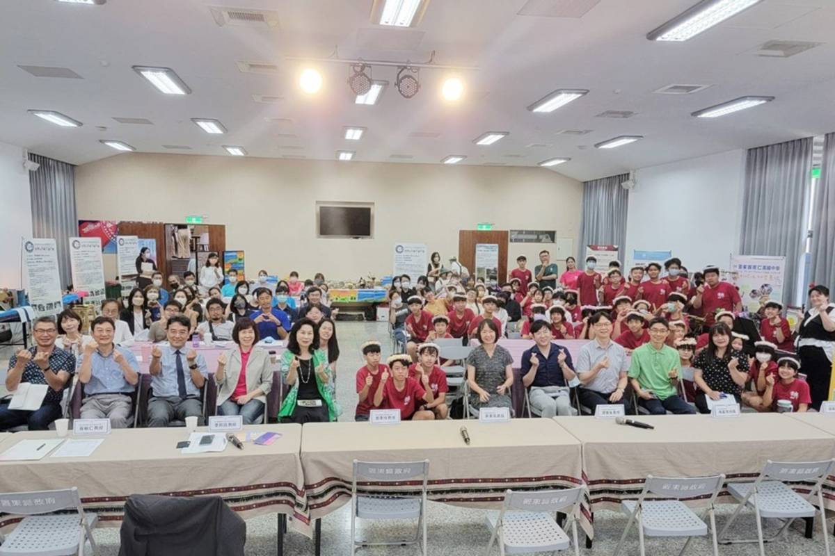 臺東縣政府舉辦111學年度國中小藝術與美感深耕計畫暨跨領域美感成果發表會，展現豐碩成果。