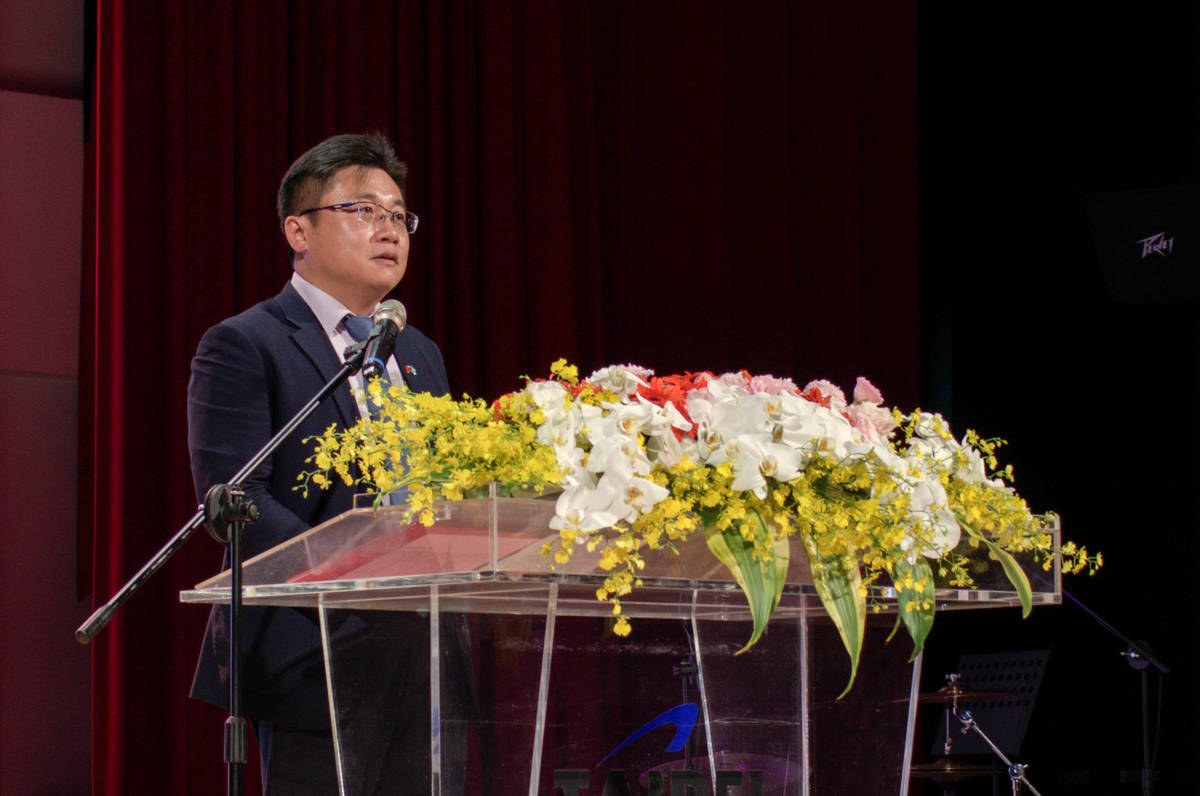 北科大校友會全國總會總會長張啟城鼓勵學弟妹和校友會保持聯繫(圖片提供:北科大)