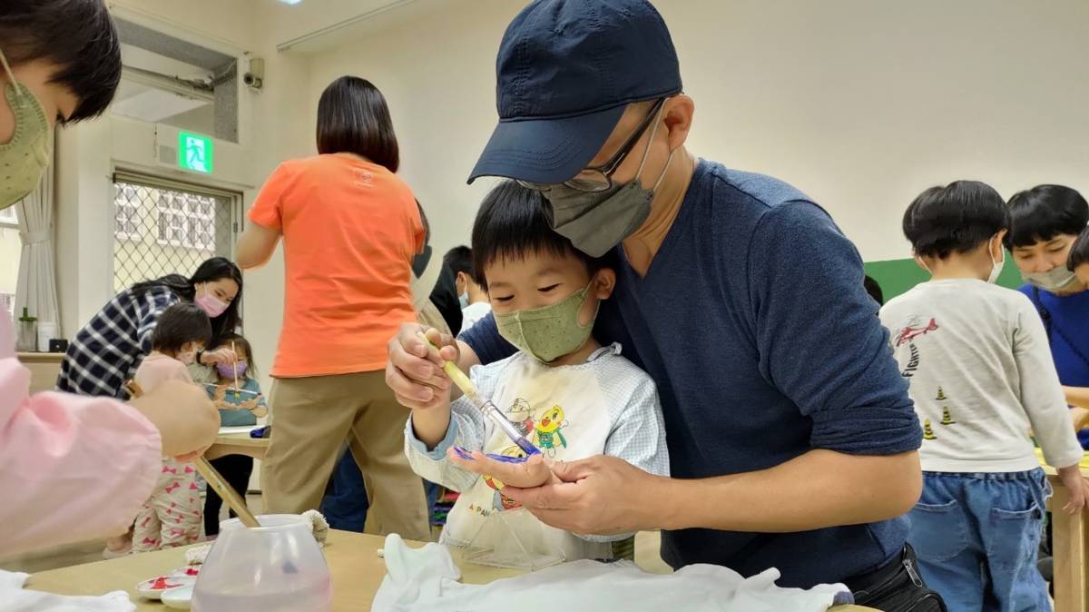 福智文教基金會信中非營利幼兒園舉辦親子互動課程