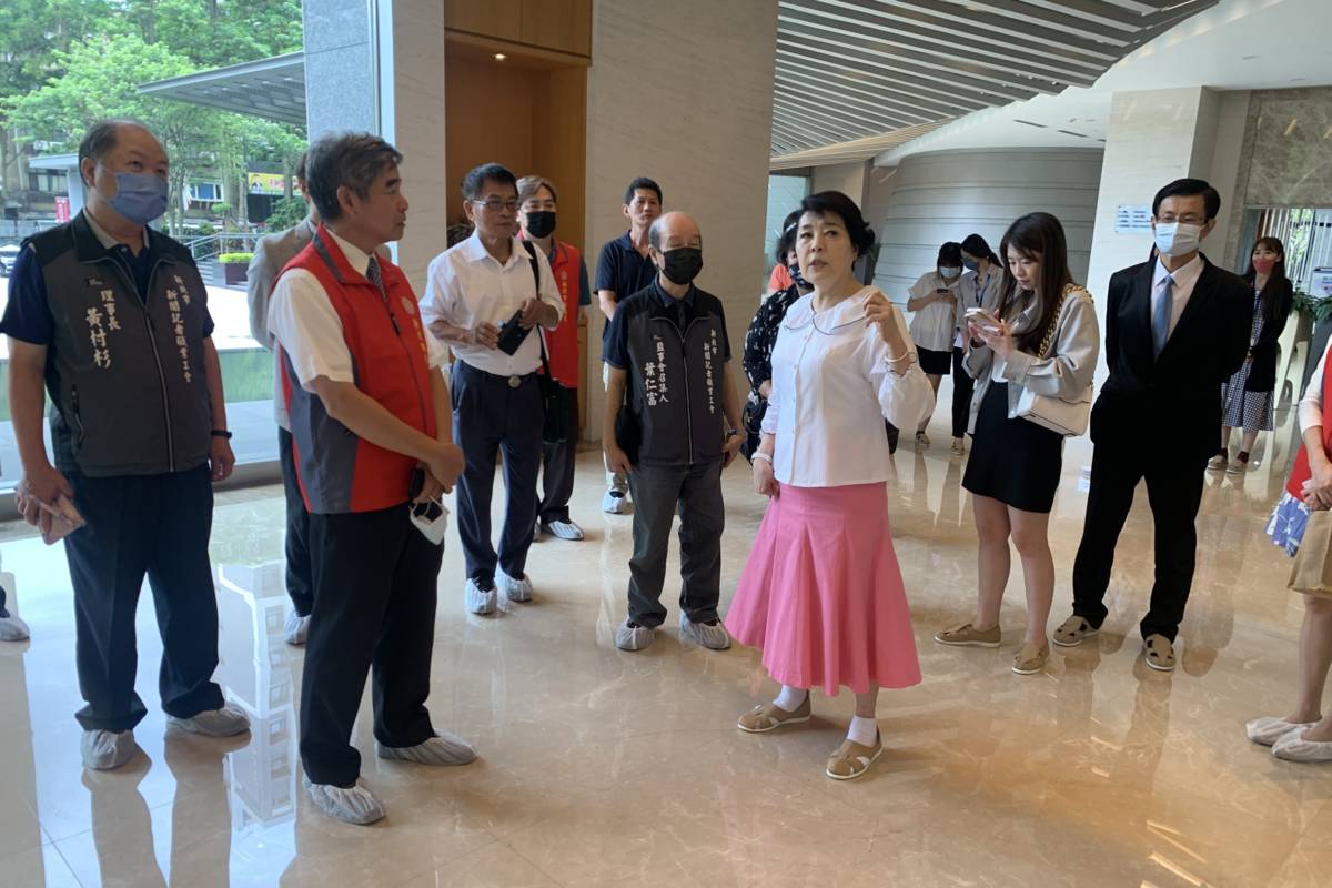 聲樂家簡文秀老師介紹億光電子總部