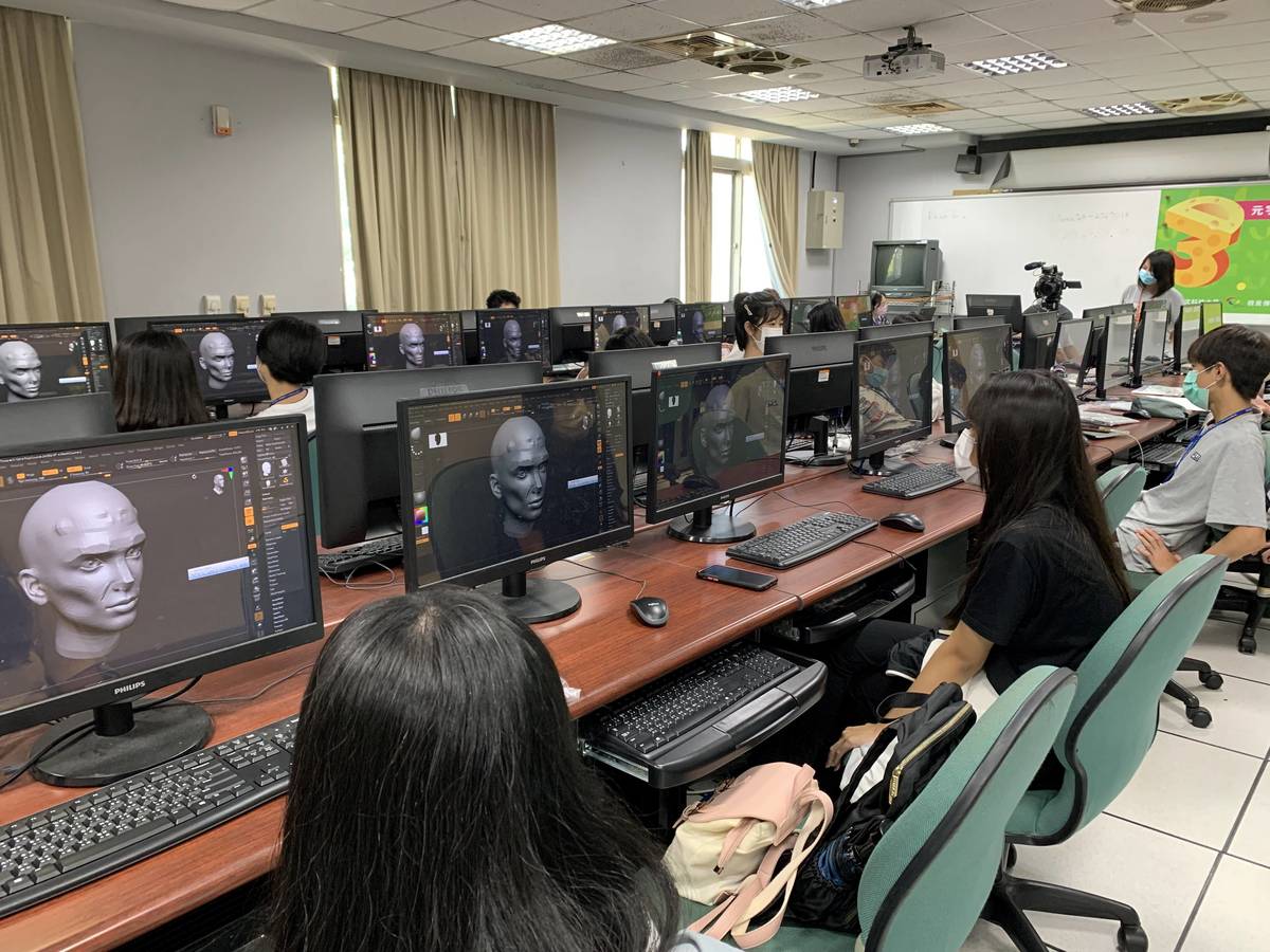 景文科大元宇宙設計營3D設計電腦操作(資料照)