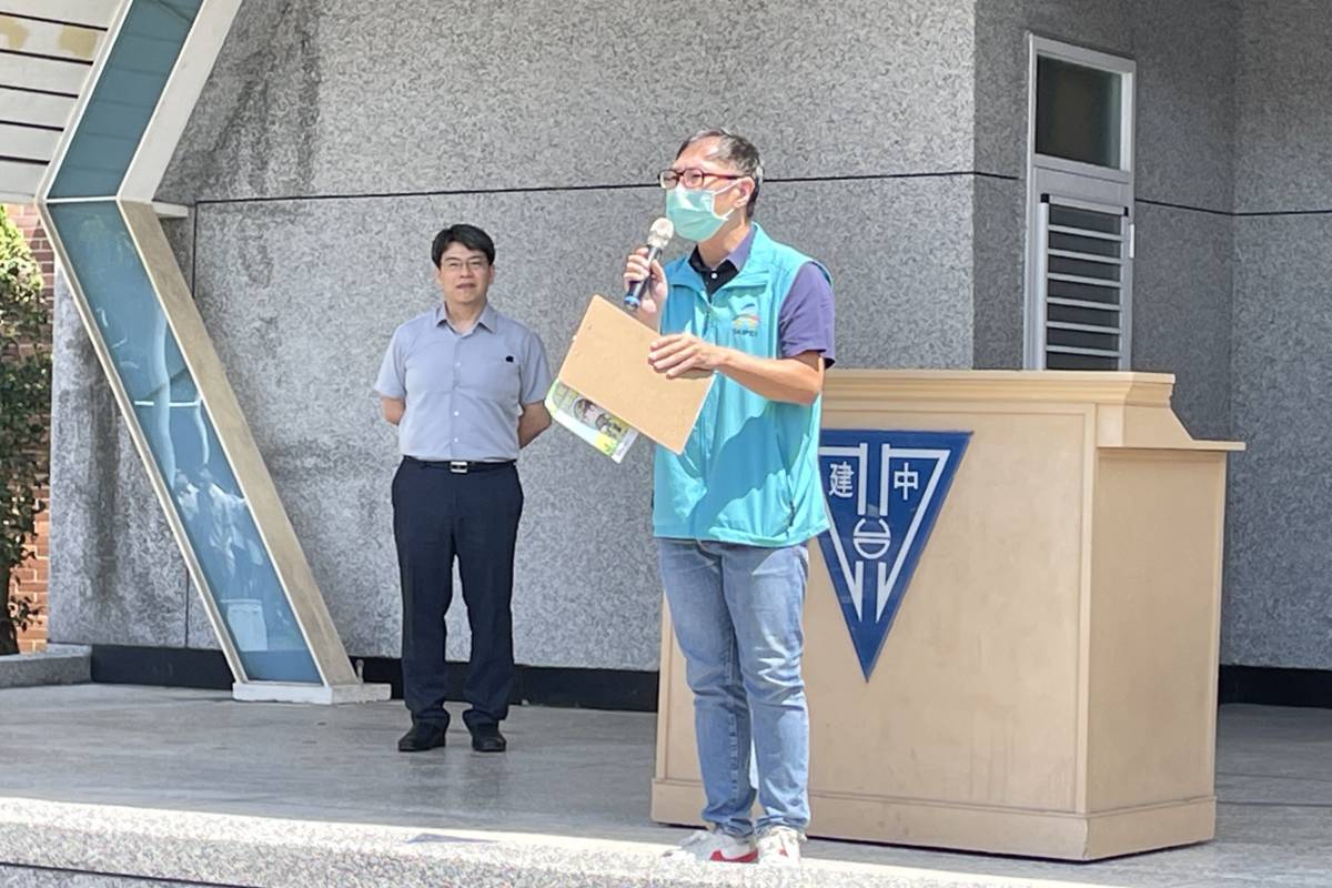 臺北市兵役局在建國中學舉辦「校園役點通-役男服役及權益校園宣導說明會」


