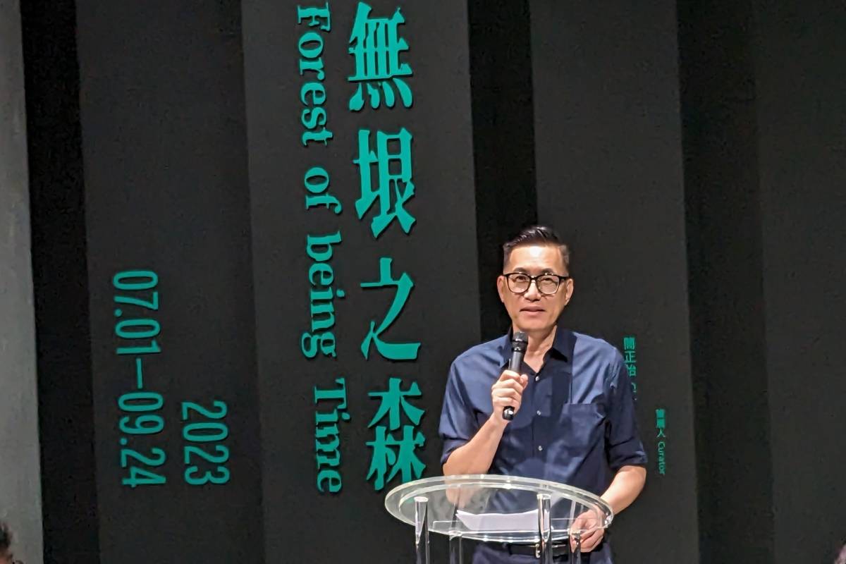 北美館王俊傑館長表示，「無垠之森」以影像為主題，探討渾沌交界的模糊地帶