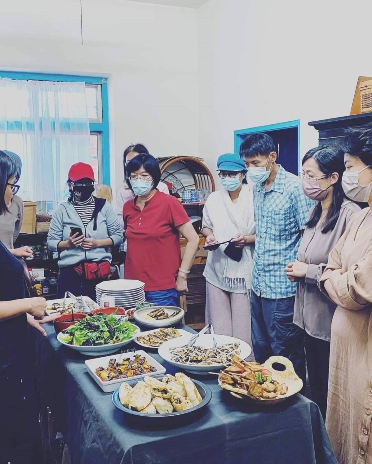 穀笠合作社 帶領學員親自料理從埔里市場走讀採買到的新鮮在地食材