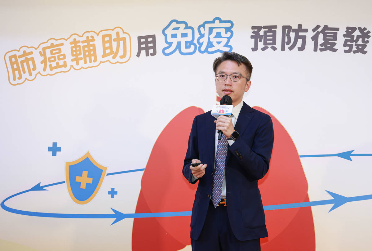 林口長庚紀念醫院胸腔外科科主任趙盈凱醫師表示，免疫治療可降低患者術後復發機率