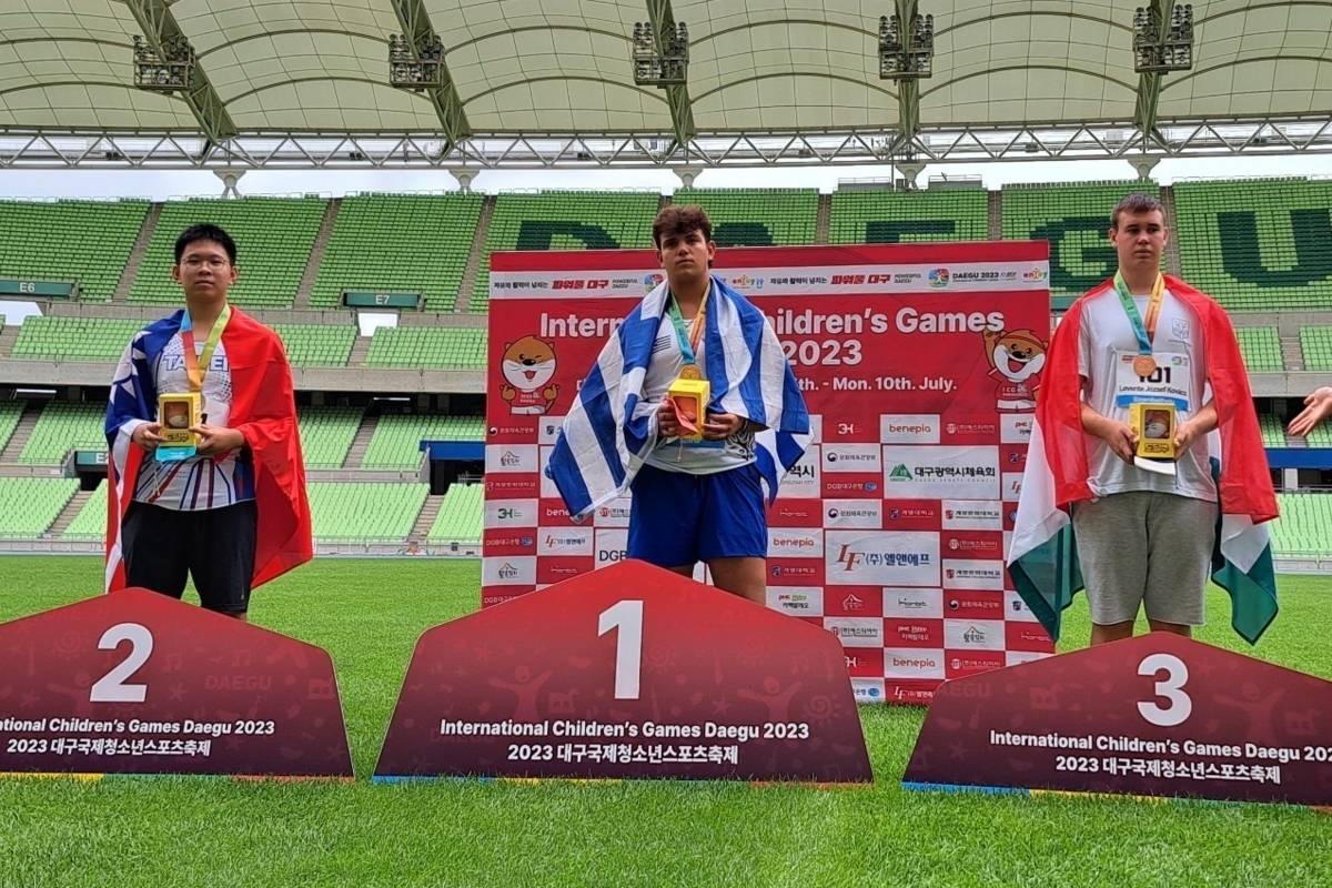 臺北市代表隊田徑選手吳侄翰勇奪男子鉛球項目銀牌