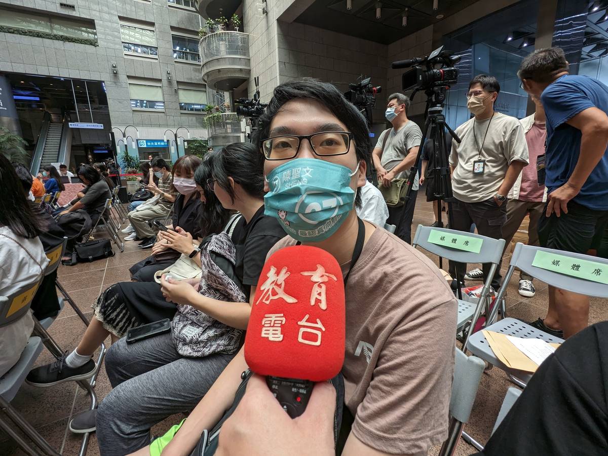 輔仁大學蔡同學認為海外高薪且免經驗的工作通常都有問題，不要輕易相信