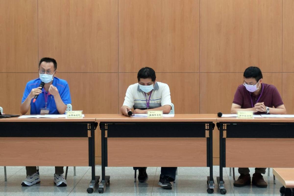 臺北市高中數學科教師群建中郭仲祐老師、中正高中林榮福老師與陽明高中蘇順聖老師