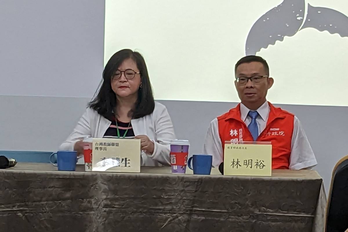 教育部林明裕次長出席暑期教師研習活動，說明12年國教軟硬體建設的提升