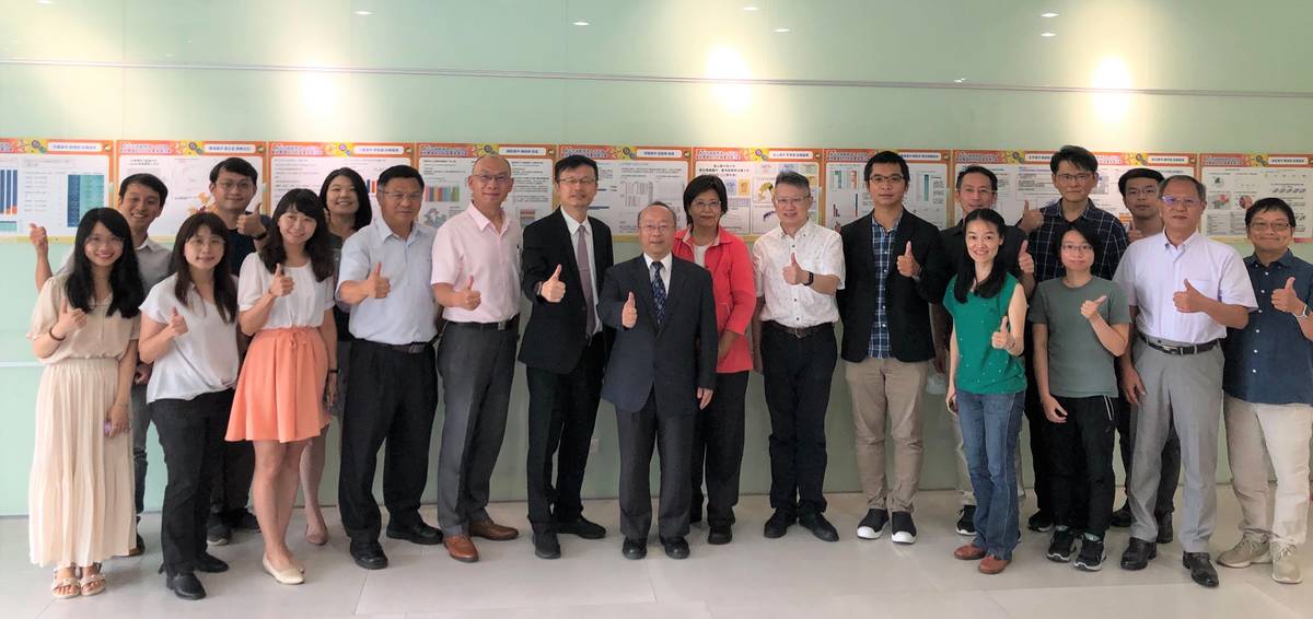新北市啟動精準人才培育暨校務資料分析成果發表活動大合照