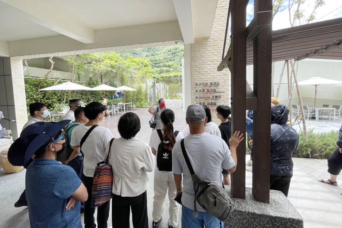 參訓學員觀摩紅葉谷綠能溫泉園區。