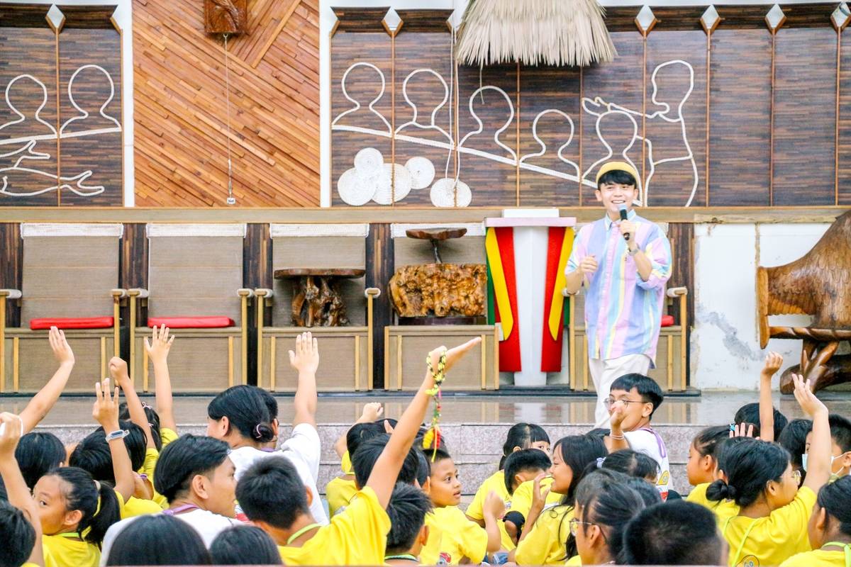 藝人黃豪平與原鄉學子分享各愛情歷程帶給他的學習和體悟