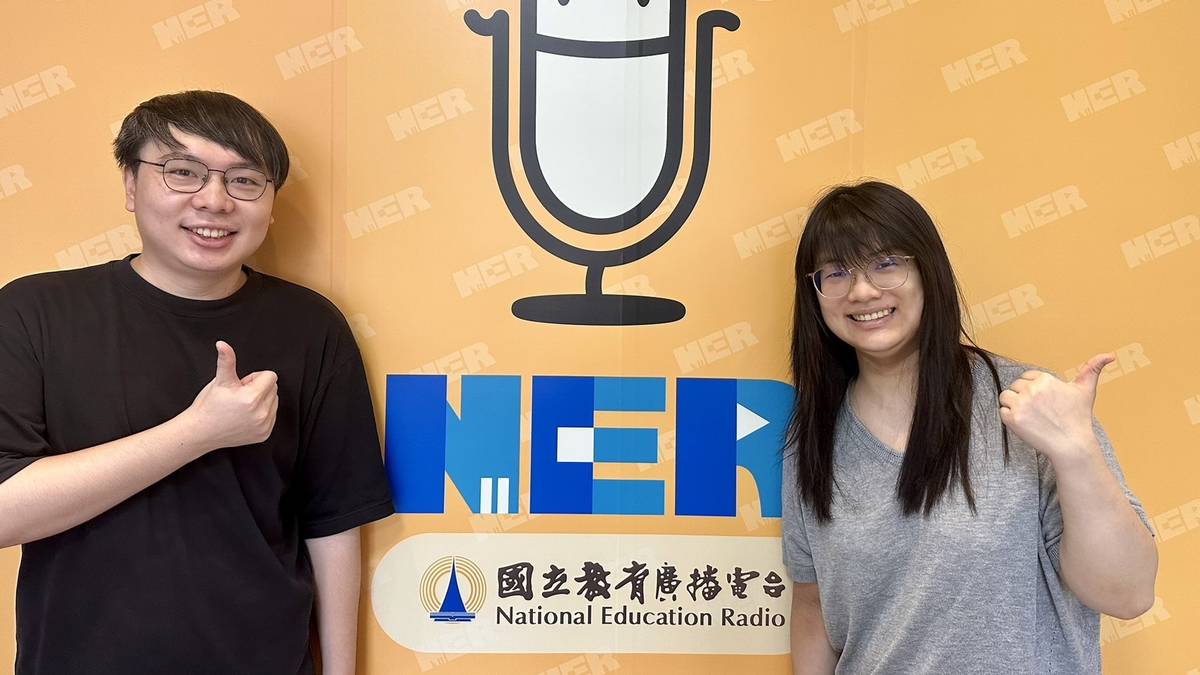 深居繭出聯絡人 彭宇君(左)