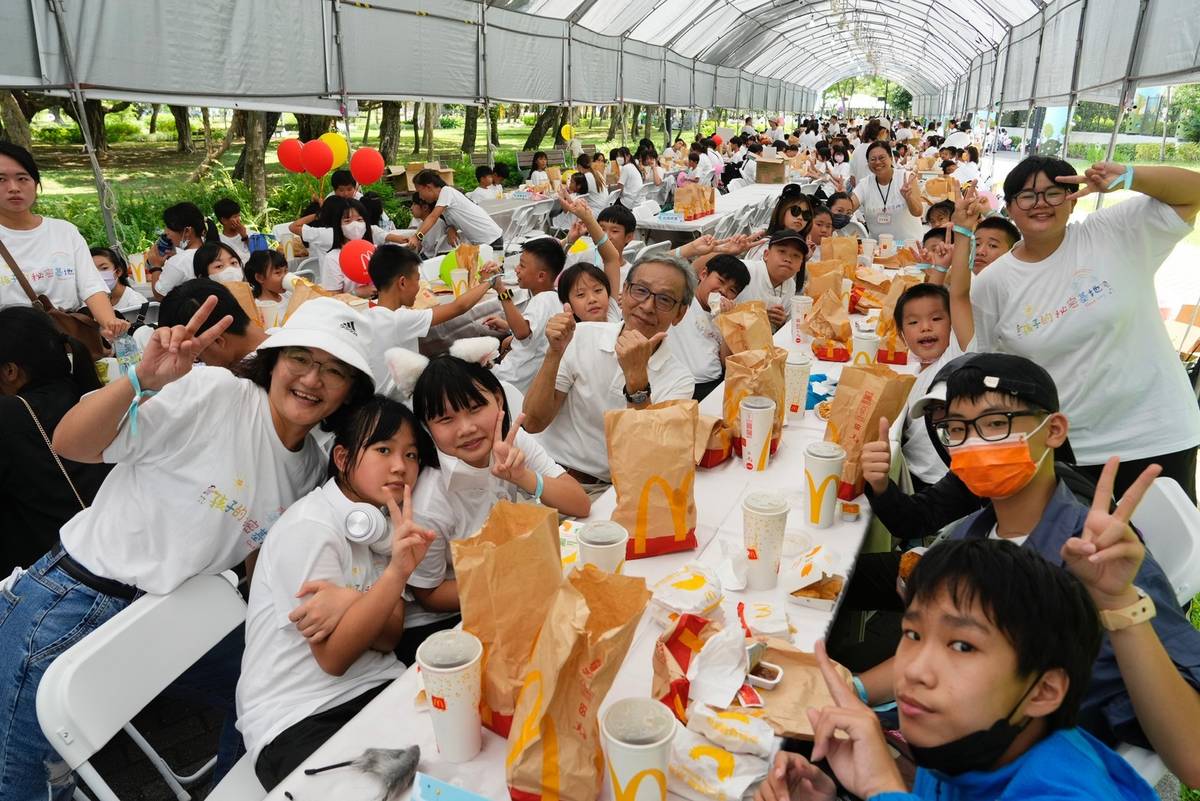快樂學習協會邀請全臺各基地的小朋友到臺北同樂 