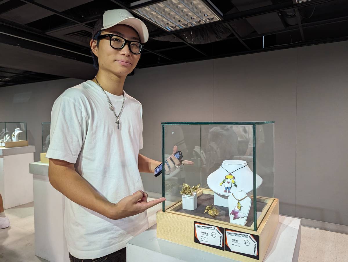 復興商工美工科二年級的奧村泰成同學創作「蝴蝶 butterfly」