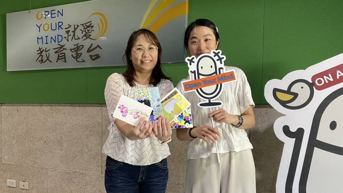 ㄚ珮老師很喜歡陪伴孩子探索繪畫世界的美好