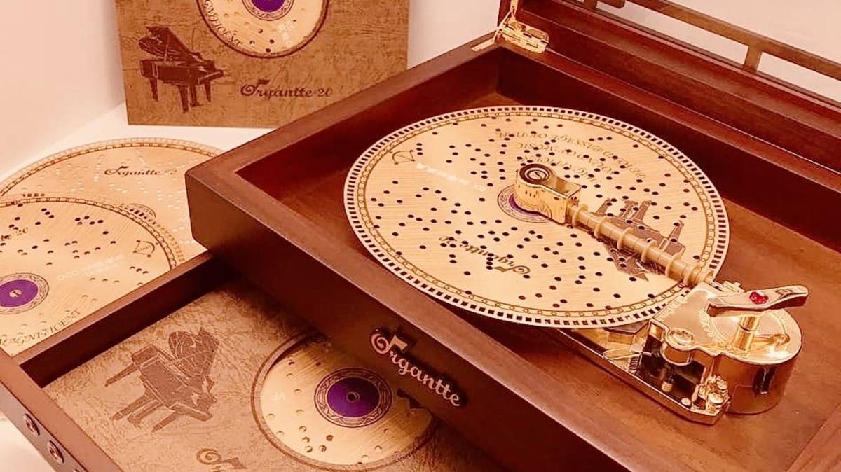 臺灣現代音樂鈴博物館裡的20音碟片式可曲音樂盒(圖片來源：臺灣現代音樂鈴博物館)