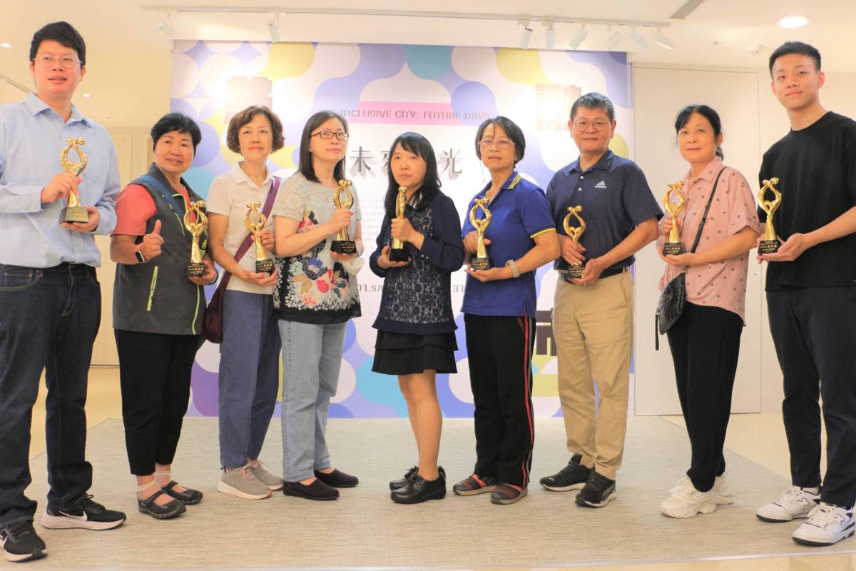 112年新北市孝行獎楷模合影