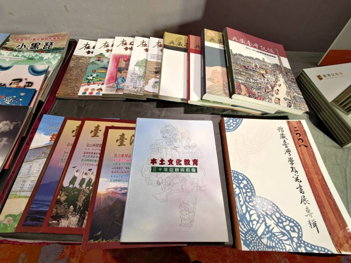 現場展示的本土教育推動教材或書籍