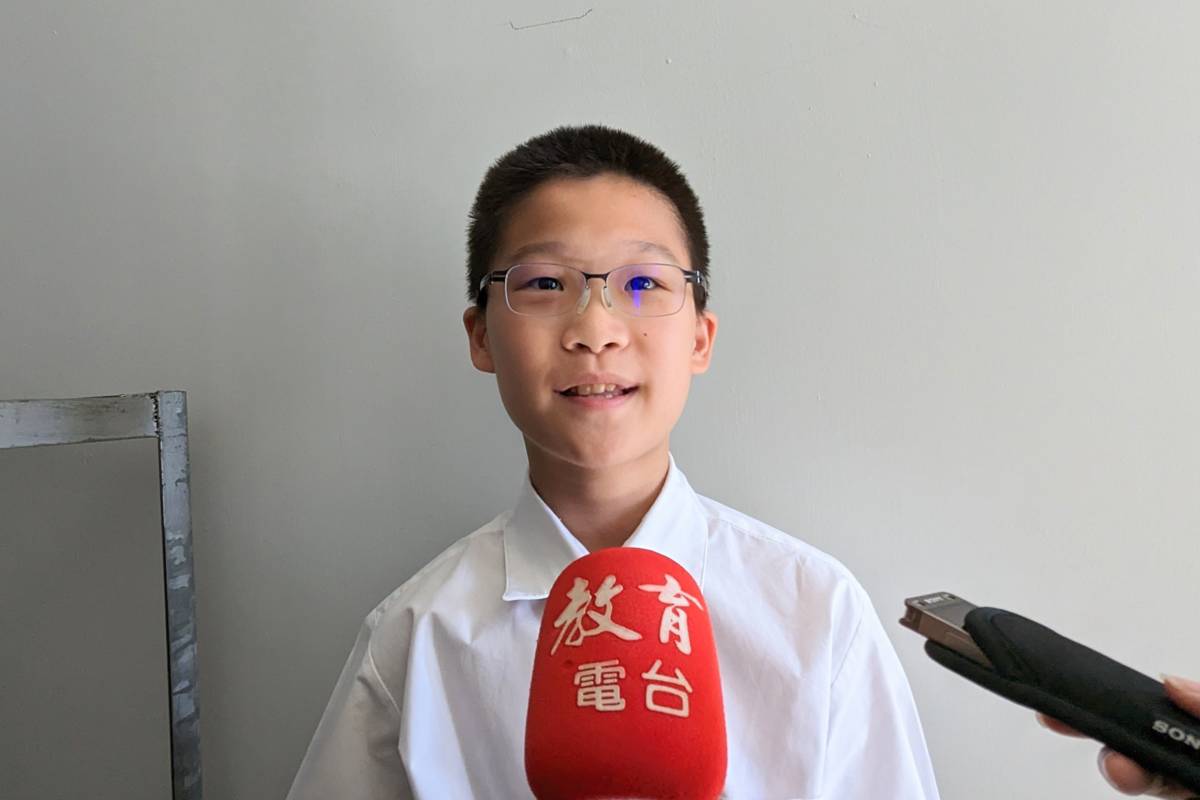 私立復興實驗高中弦樂團林哲寬表示，很開心能出國參加比賽，用音樂做外交