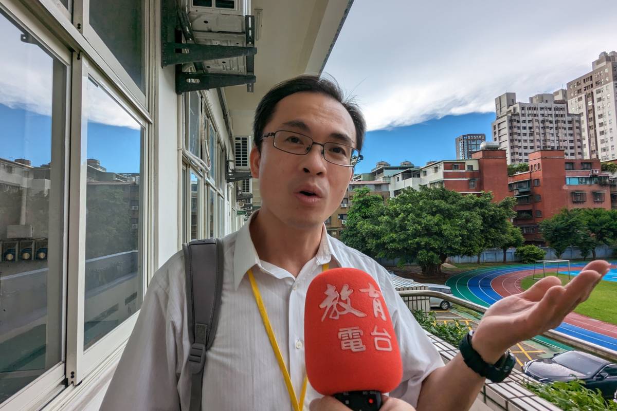 朝陽科技大學幼老共園推動中心執行長鄭堯任老師說明「幼老共園」的概念與推動模式