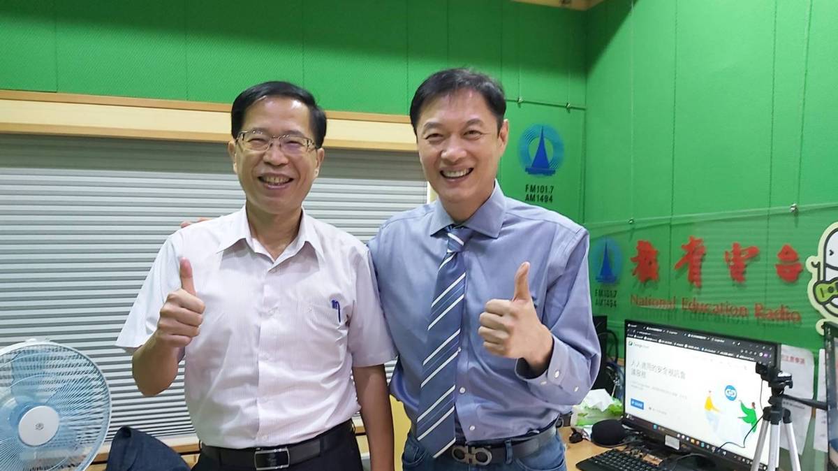 國立臺灣師範大學副校長宋曜廷(左)與主持人李大華
