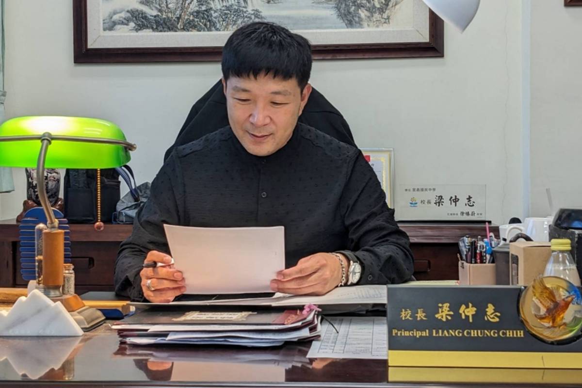 梁仲志校長