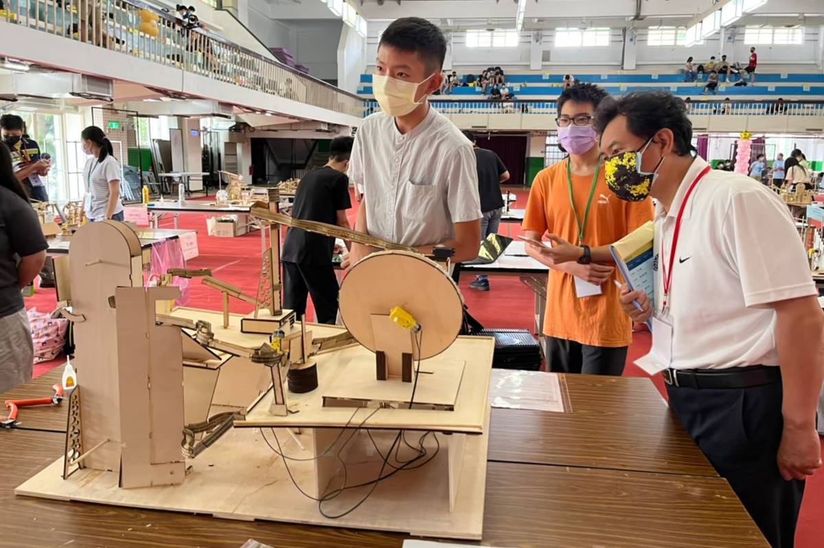 「智慧滾珠」透過3D列印、雷切及手鋸加工零件組裝，並融入任一SDGs指標