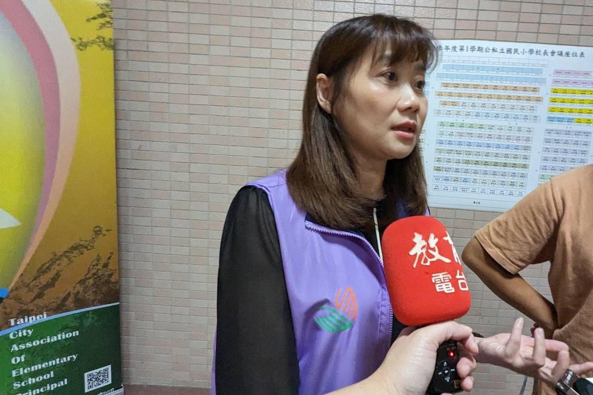 國小學生家長會聯合會總會長官雲表示，家長可藉由班親會瞭解老師的教學模式
