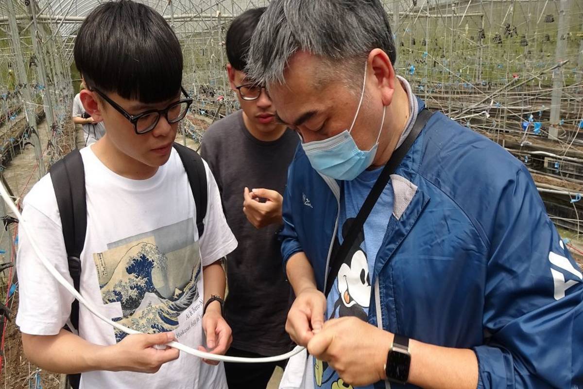 走出校園，林宗宏老師教學生教室沒有教的事