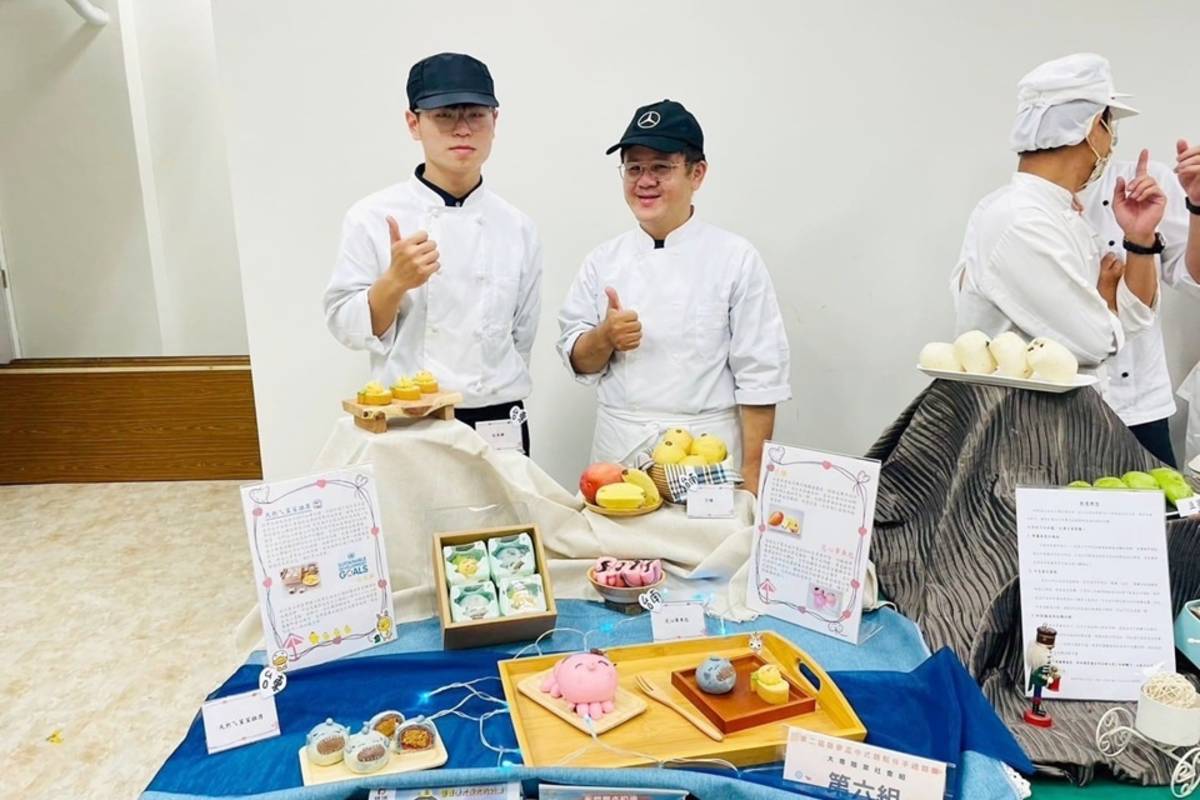 國立臺東專科學校由食品科技科老師康永岳、五年級學生藍光杰組隊參加「築夢盃中式麵點伴手禮競賽」，摘下大專職業社會組全國金牌。