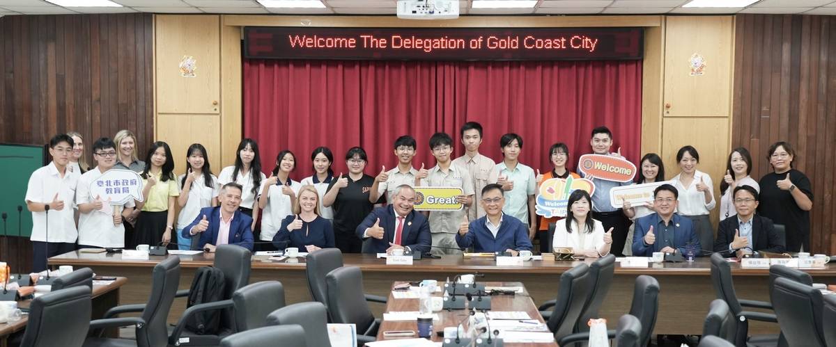 赴澳洲教育遊學的學生也與會歡迎黃金海岸市Tom Tate市長的到來