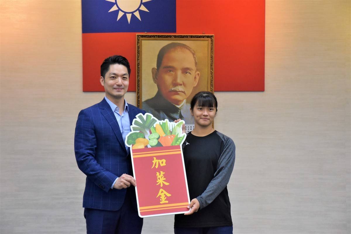 蔣萬安市長致贈加菜金給景美女中，肯定優異表現