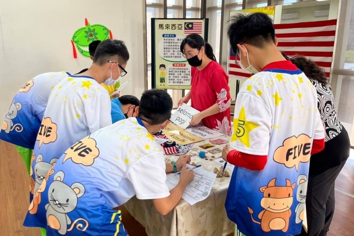 馬來西亞語教支人員嚴永真老師透過AI協助備課 為學生們帶來精彩的課程