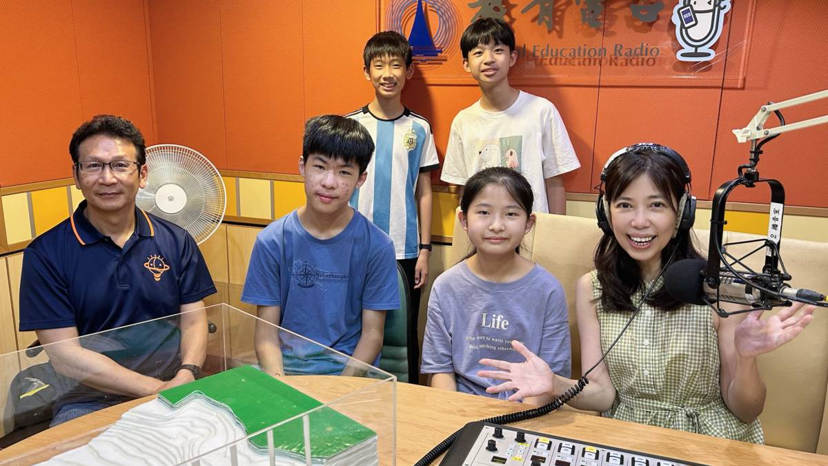 青春創學院節目 新北正德國中科展獲獎師生與參與小幫手.jpg