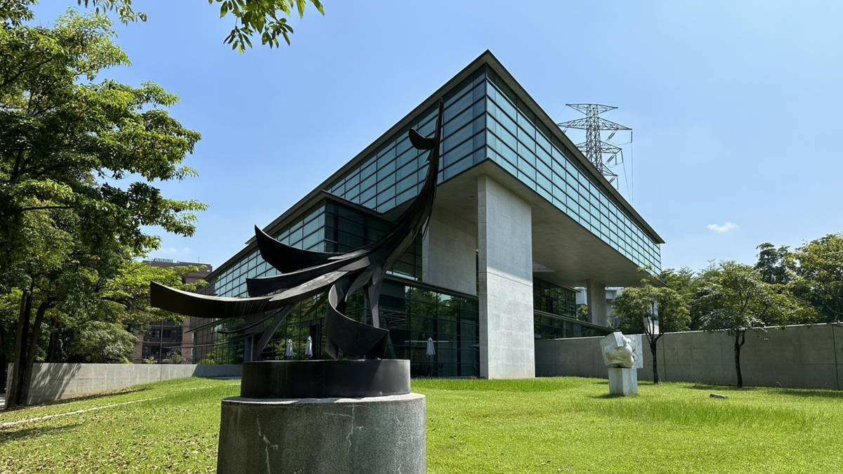 亞洲大學有一座國際級的美術館