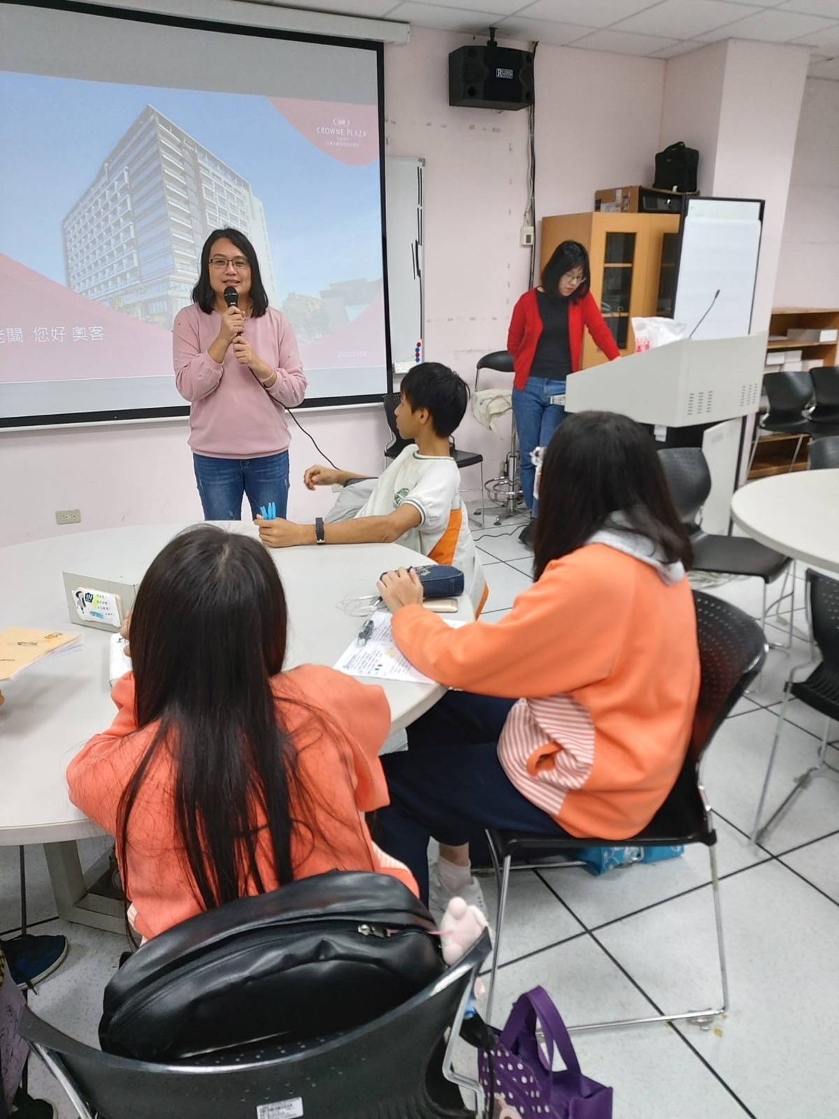 新北市學生輔諮中心學校社工師朱碧琪獲全國唯一的「傑出行政人員獎」
