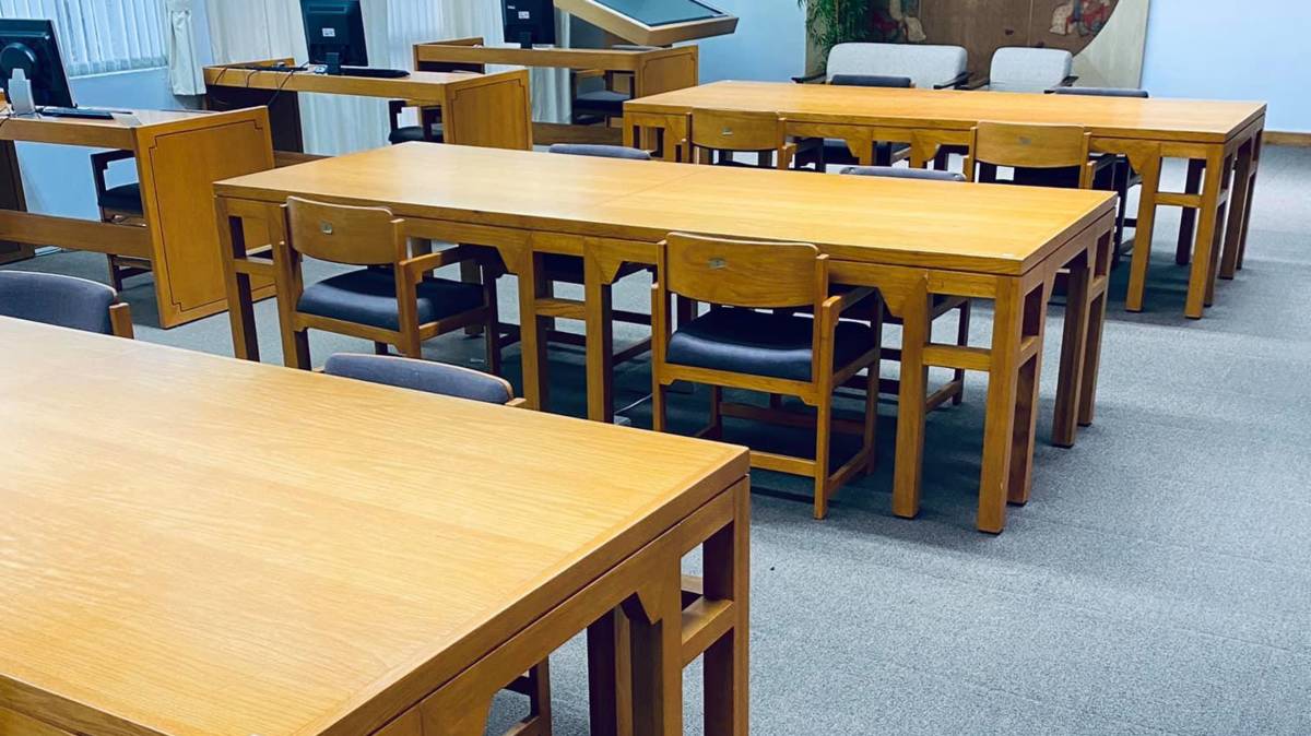 臺北故宮博物院圖書文獻處閱覽桌