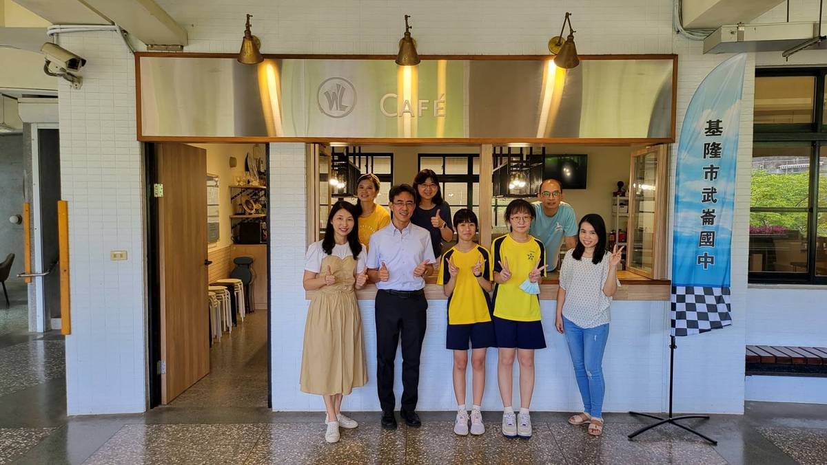 「111學年度健康促進學校輔導計畫前後測成效評價成果報告」-特優-基隆市武崙國民中學 採訪合照