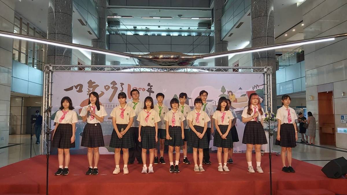 百齡高中學生表演