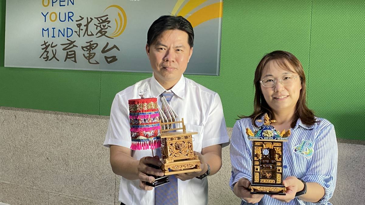 藝術家李亦琨用精細的手法打造出迷你神轎