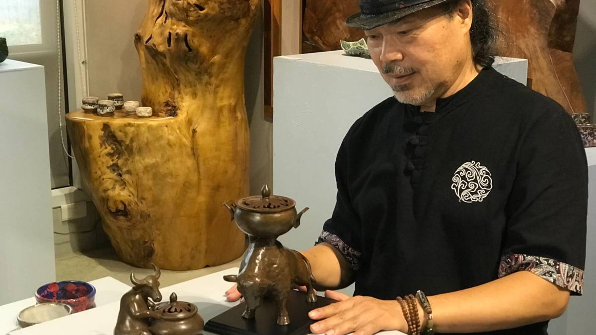 要將沉香做成藝術品必須對沉香非常了解和有一定的技術涵養(圖片來源：李文武提供)