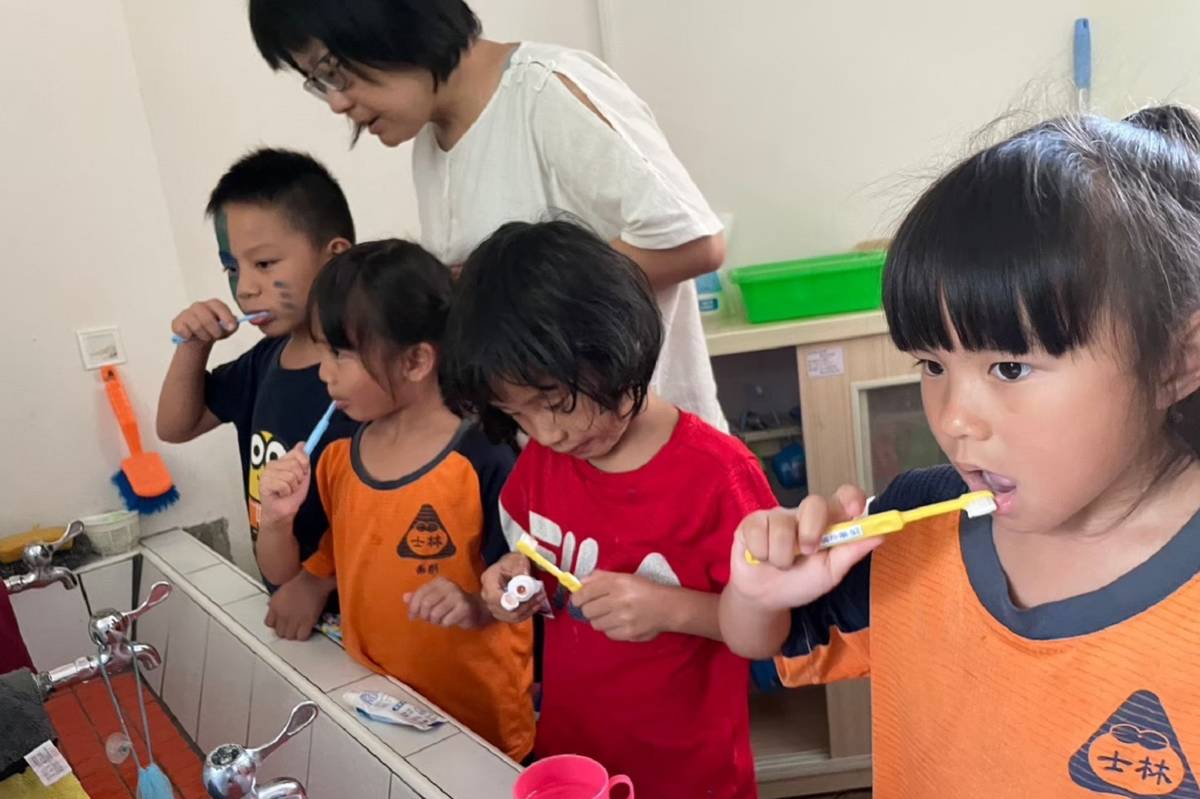 教育部辦理「學（幼）童口腔保健計畫」，111學年度起也向下扎根至幼兒園