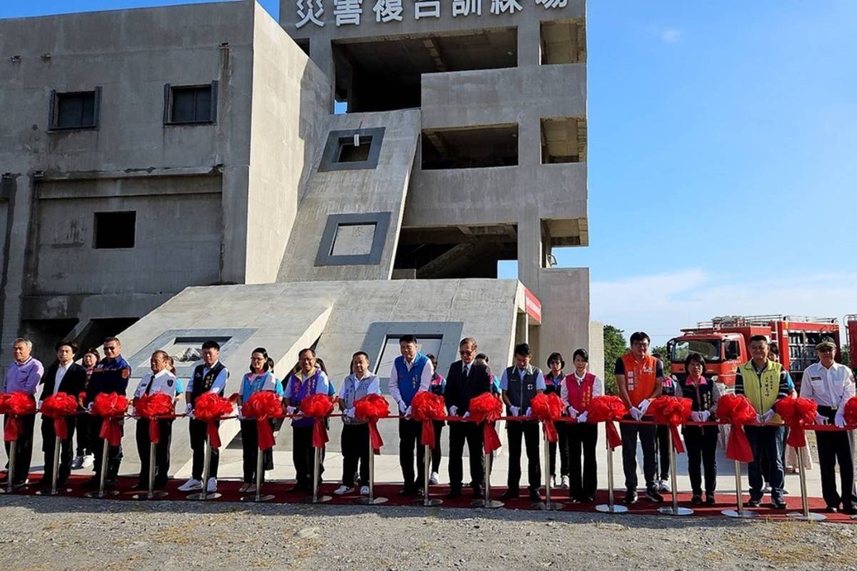 臺東縣消防局興建特種搜救隊暨搜救犬小組訓練基地廳舍工程今(8)日落成。