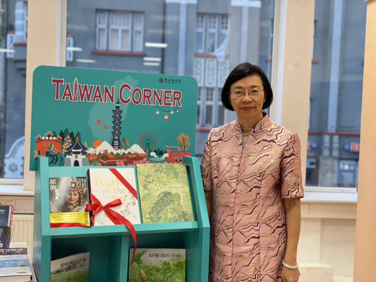 國家圖書館曾淑賢館長表示，Taiwan Corner是外國人在當地圖書館認識臺灣的起點