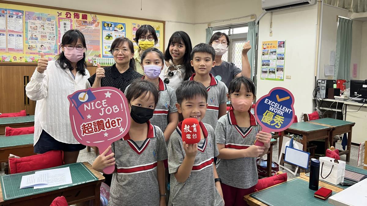 「111學年度校園健康主播競賽」-第五名-臺南市新化國民小學 採訪合照