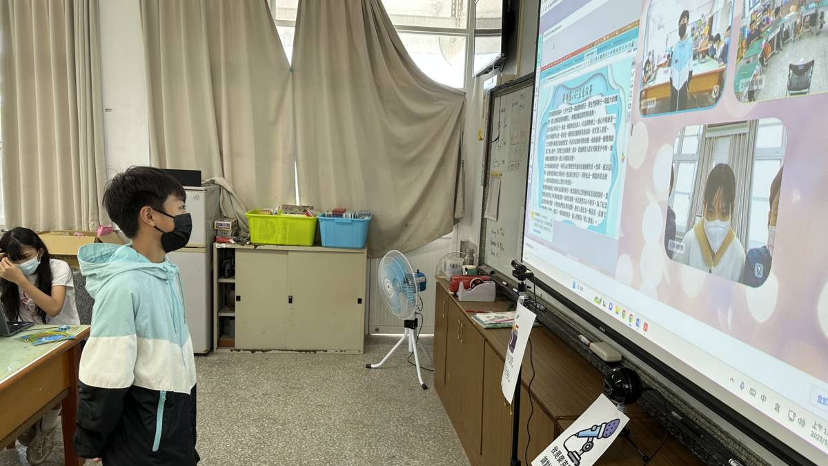 孩子透過AI人工智慧體驗不同的學習經驗