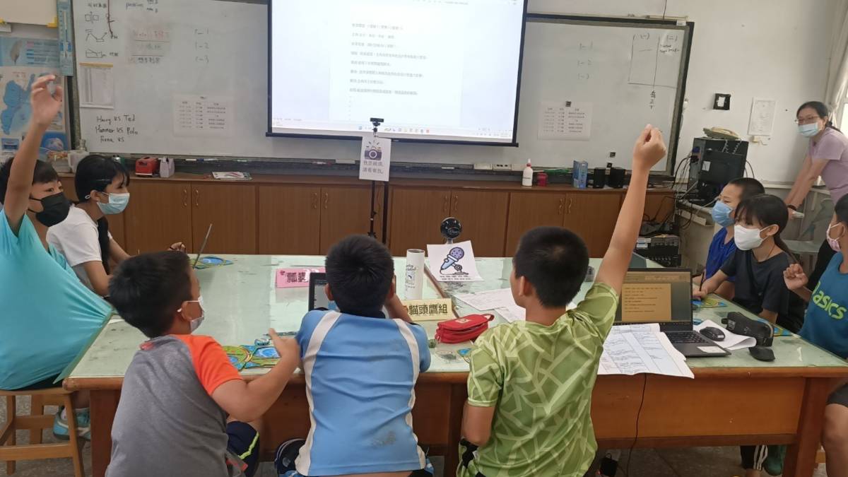 孩子透過AI人工智慧體驗不同的學習經驗